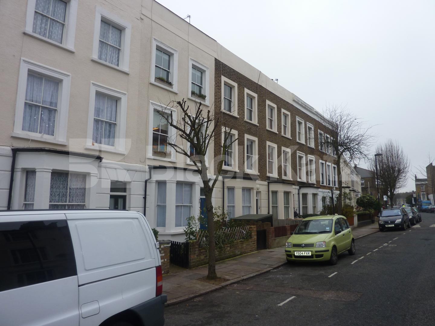 			NEW INSTRUCTION / ROOF TERRACE & GARDEN, 2 Bedroom, 1 bath, 1 reception Flat			 Alexander Road, ARCHWAY